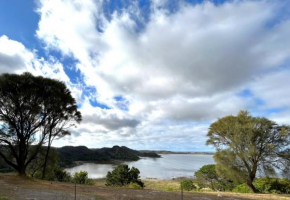 Nestled on Tower Hill's edge, with stunning views!, Koroit